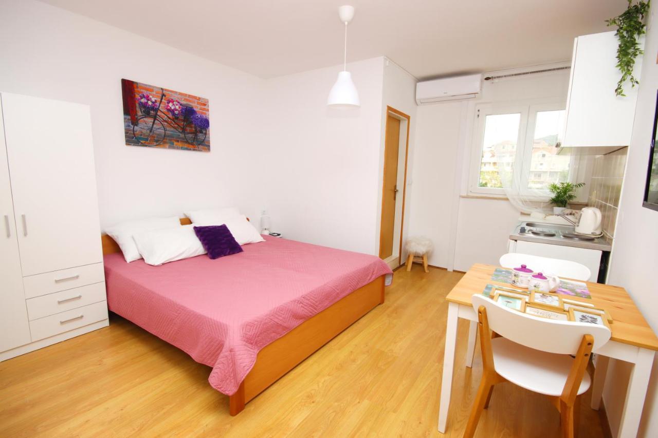 Apartments Nina ツァヴタット エクステリア 写真