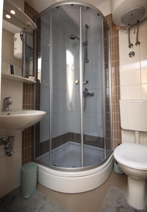 Apartments Nina ツァヴタット エクステリア 写真